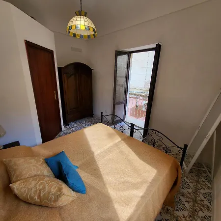 The House - Arricriati Apartment